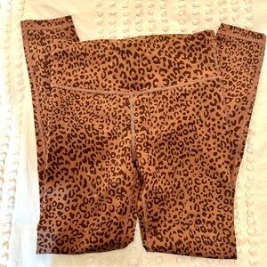 GAP Fit Brown & Tan Animal Print Cheetah Blackout Workout Leggings Sz S